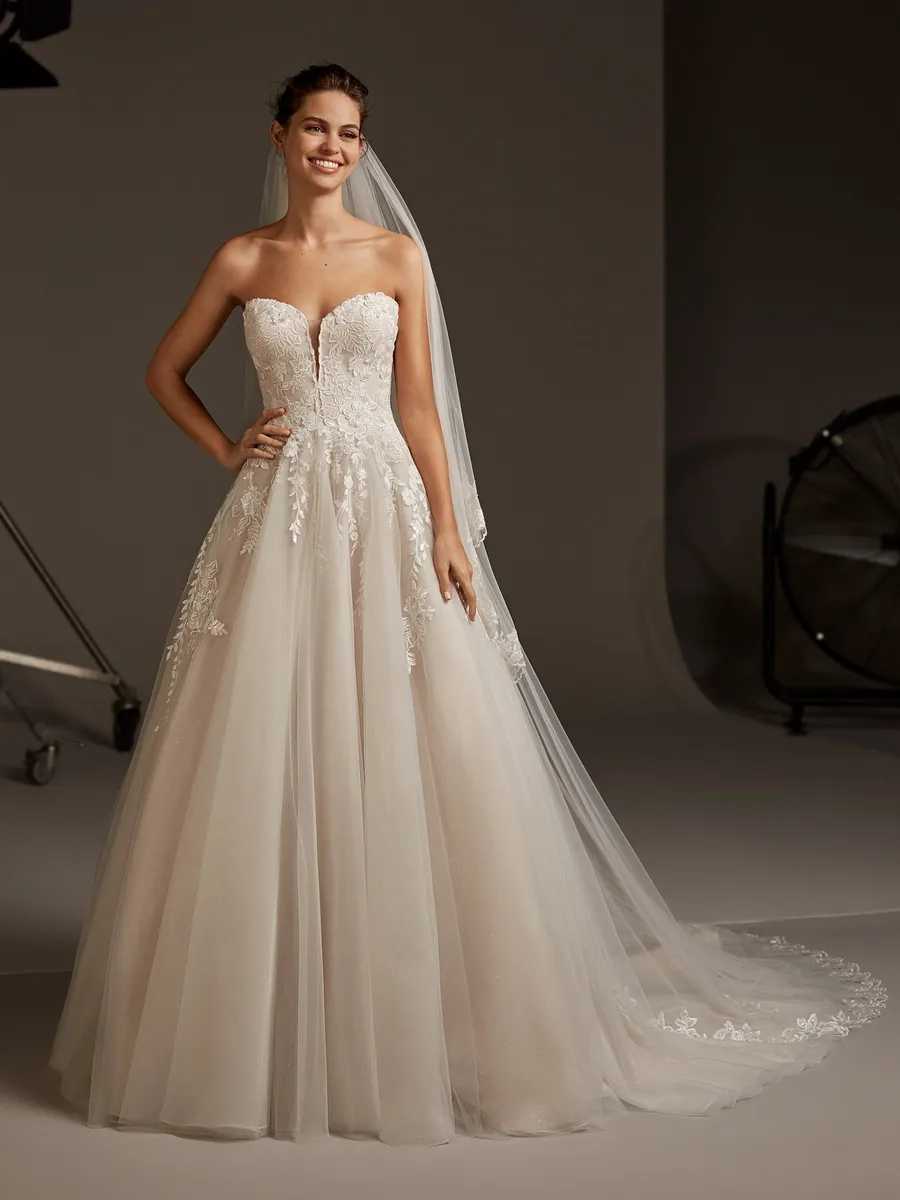 Pronovias Lyra