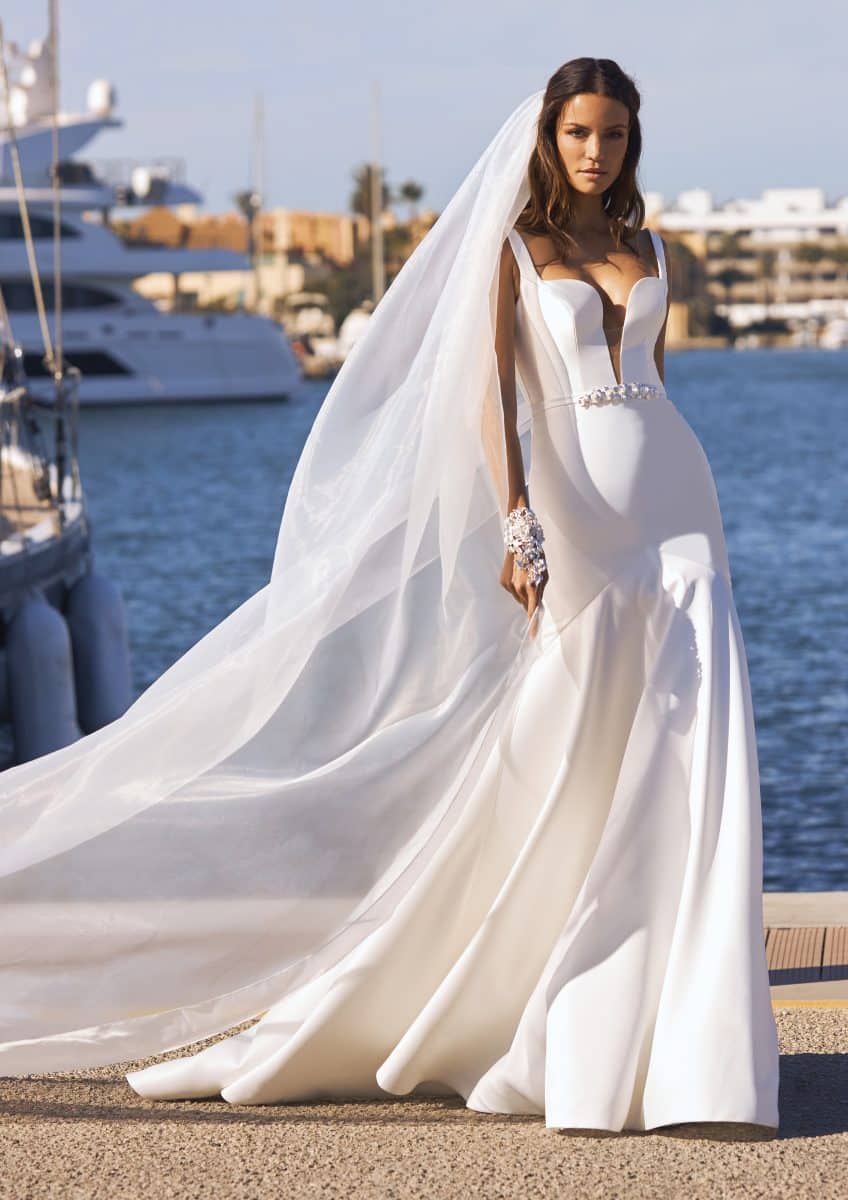 Pronovias Adoray Cleanes Brautkleid