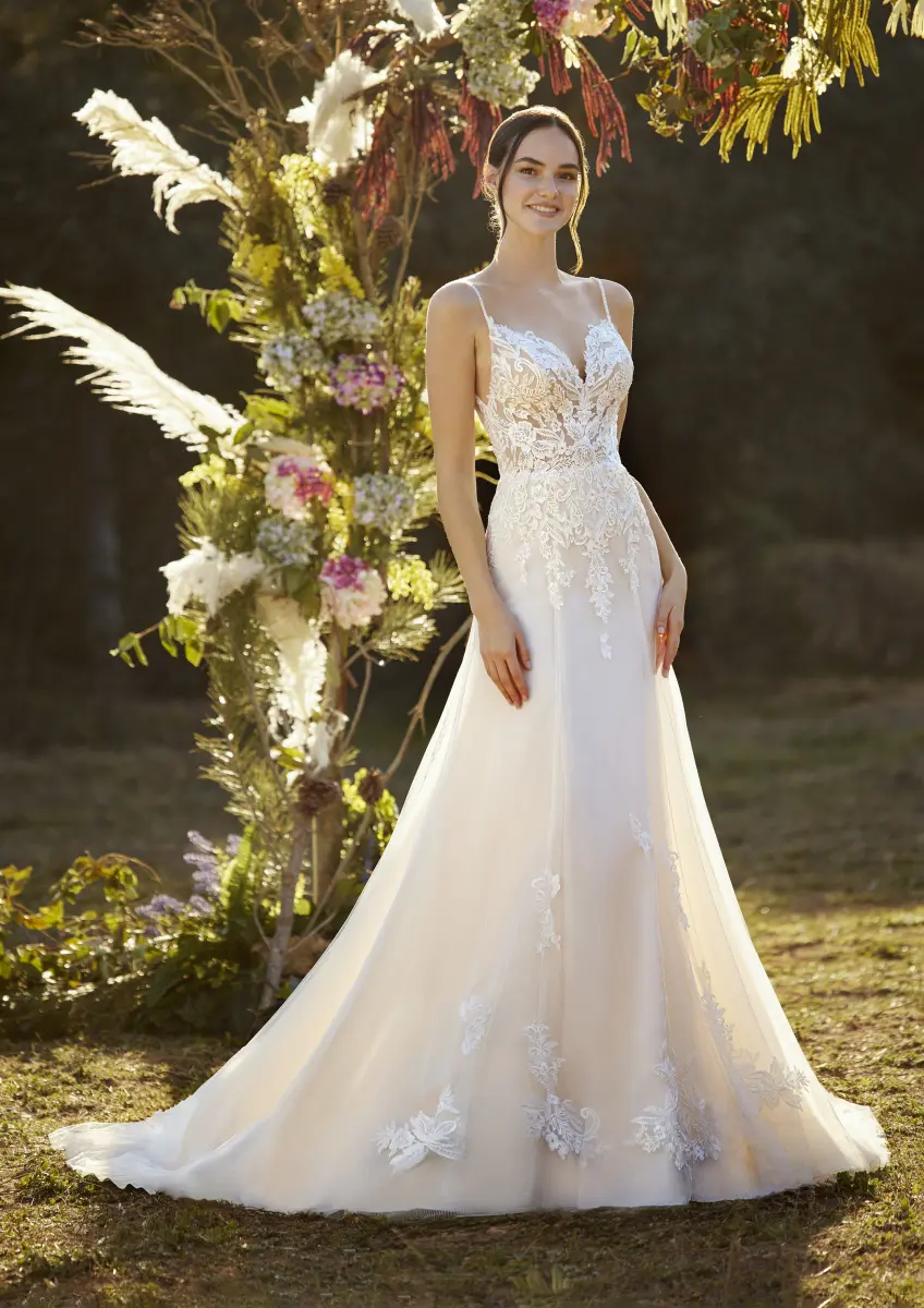 Bridentity Bejeweled Brautkleid Hochzeitskleid